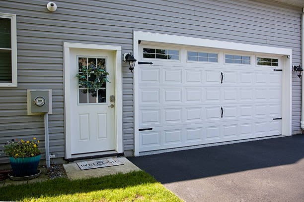 24/7 Emergency Garage Door Panel Replacement experts in Camden County County, NC